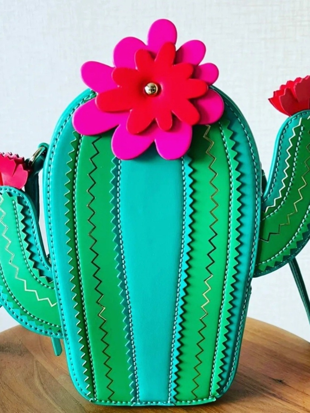 🆕️ Rare Kate Spade Novelty Flowering Cacti Leather Cactus Crossbody